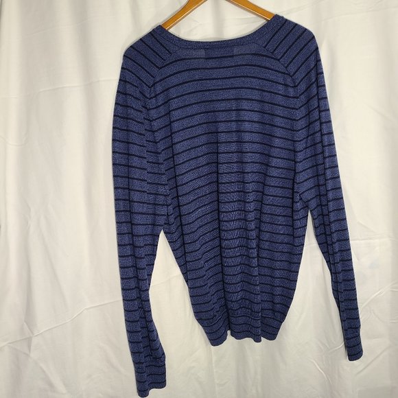 Banana Republic Italian Merino V Neck Sweater - Picture 2 of 3